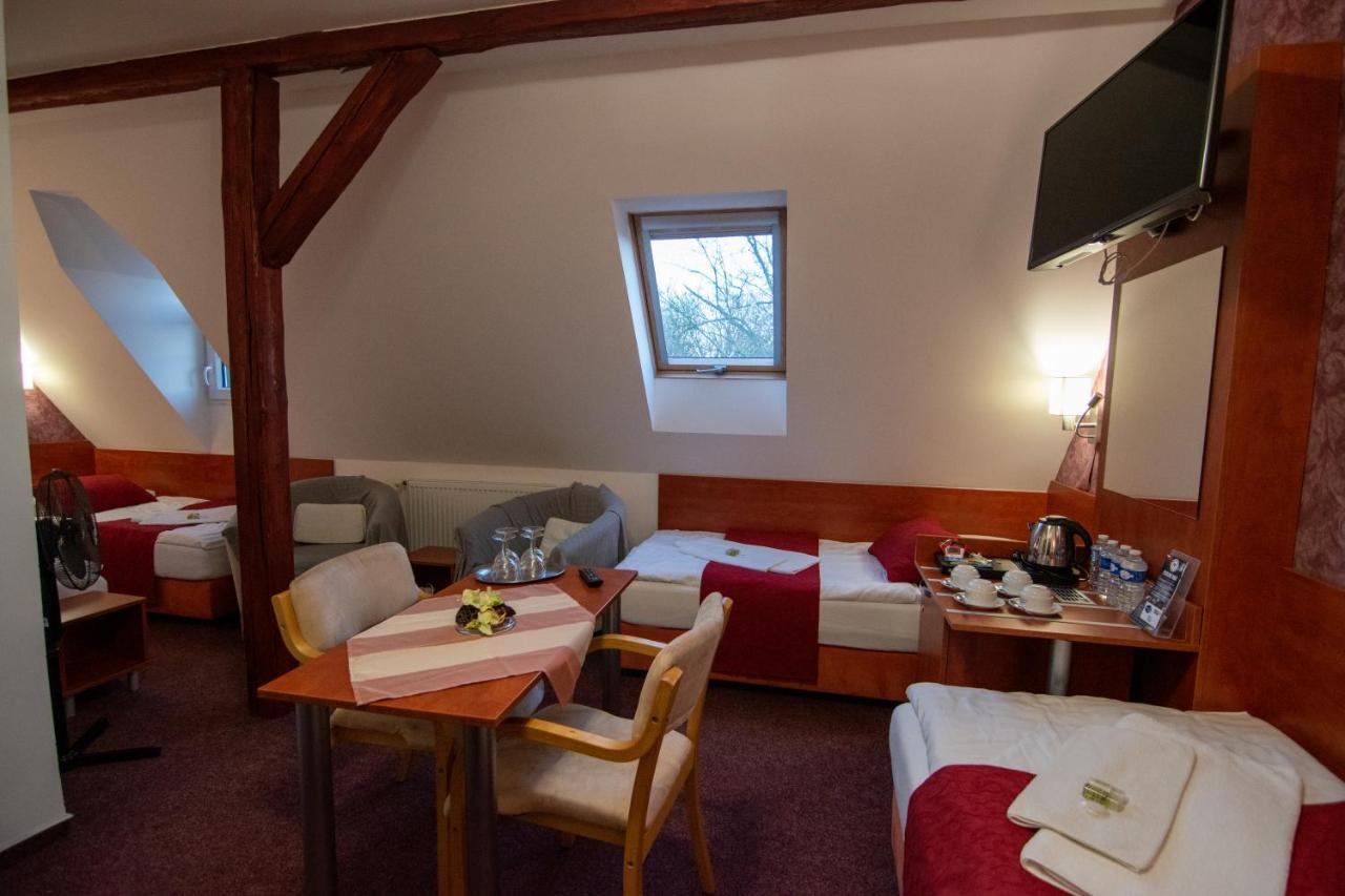 Hotel U Kaple Decin Exterior foto